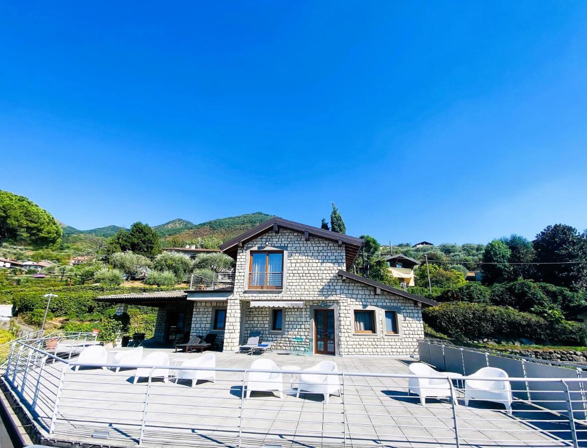 Vela Di Soleville Camere Con E Senza Vista Lago Con Ristorante & Pizzeria Sale Marasino Exterior photo