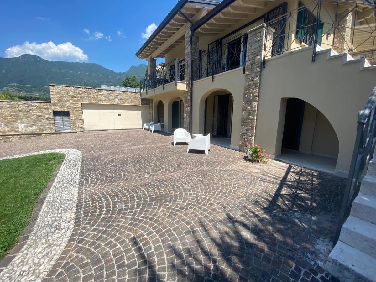 Vela Di Soleville Camere Con E Senza Vista Lago Con Ristorante & Pizzeria Sale Marasino Exterior photo