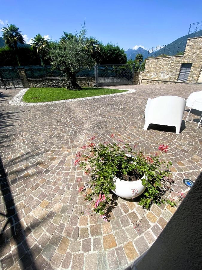 Vela Di Soleville Camere Con E Senza Vista Lago Con Ristorante & Pizzeria Sale Marasino Exterior photo